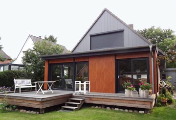 Holzhaus mit Terasse